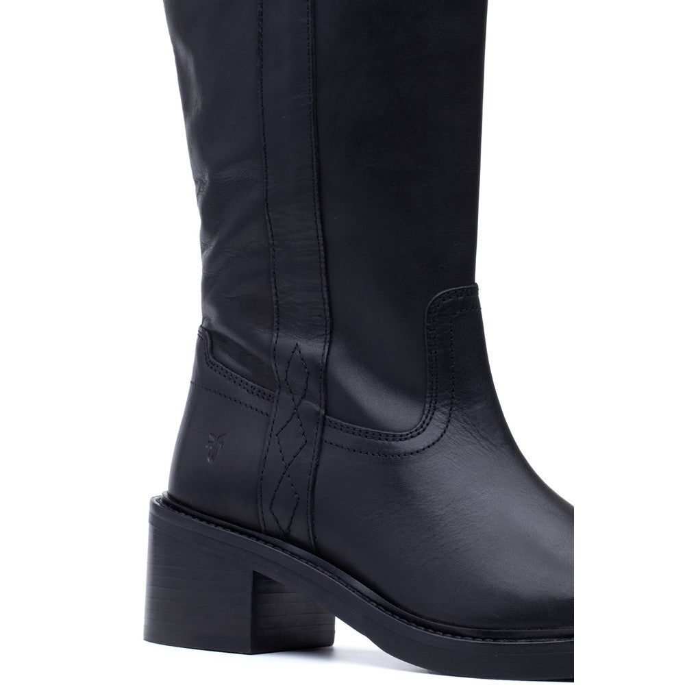 Close-up view of stitching on Frye Kate Pull On Boot in Black